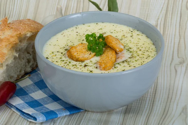 Sopa de queijo com croutons — Fotografia de Stock