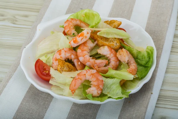 Ensalada de César con camarones — Foto de Stock