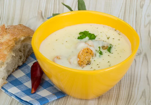 Sopa de queijo com croutons — Fotografia de Stock