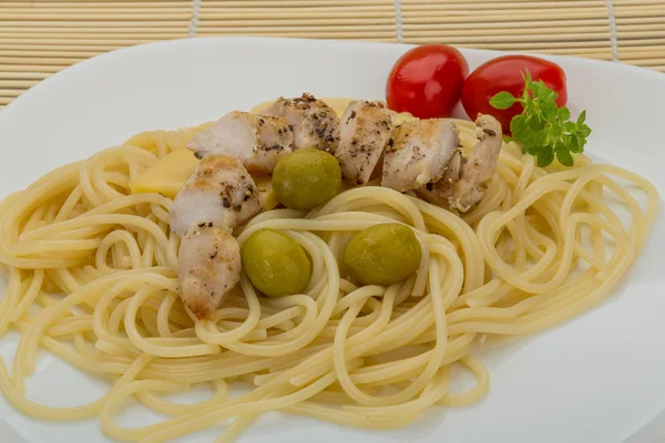 Спагетті з куркою치킨 스파게티 — стокове фото