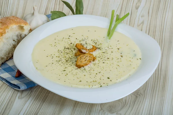 Käsesuppe mit Croutons — Stockfoto