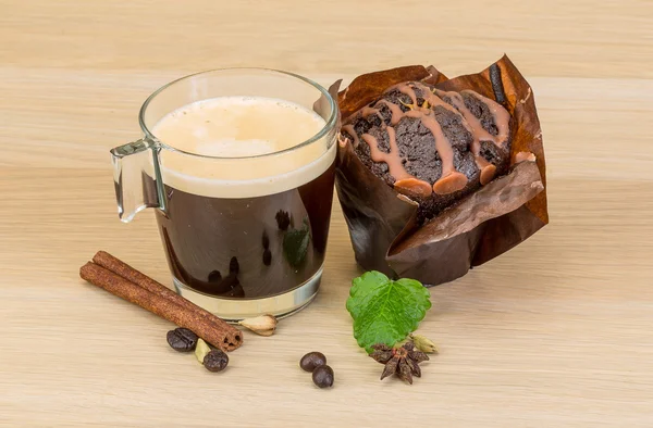 Kaffee mit Cupcake — Stockfoto
