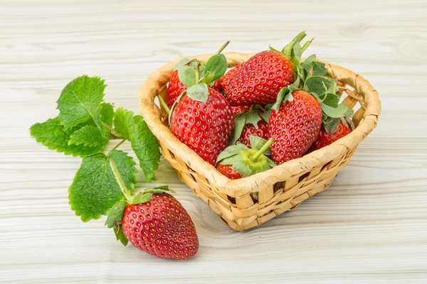 新鲜成熟草莓 — 图库照片