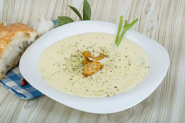 Soupe au fromage aux croûtons — Photo