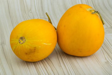 Küçük sarı kavunlar