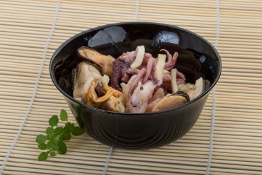 Deniz ürünleri kokteyl