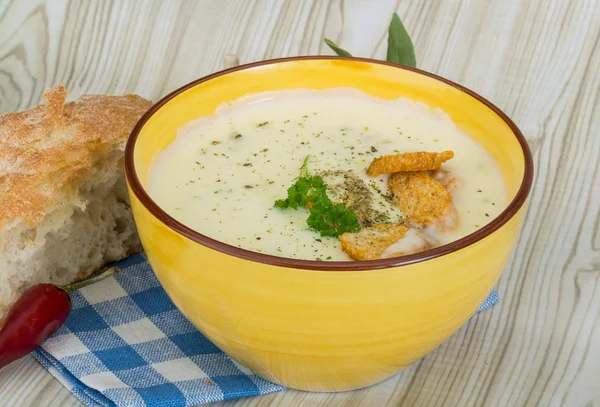 Sopa de queijo com croutons — Fotografia de Stock