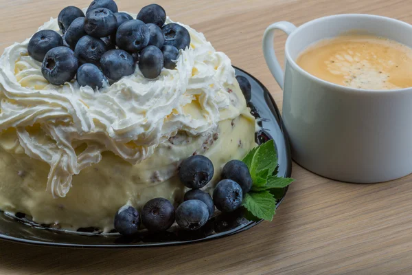 ブルーベリーのケーキとコーヒー — ストック写真