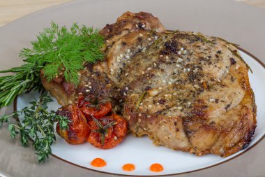 kavrulmuş domuz eti