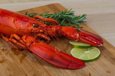 Kırmızı haşlanmış ıstakoz