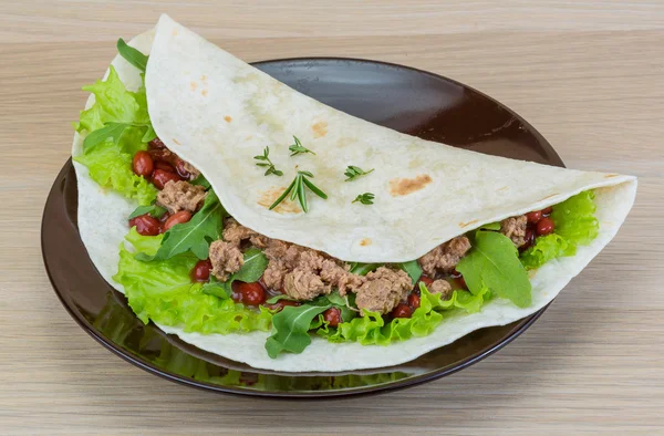 Burrito med tonfisk — Stockfoto