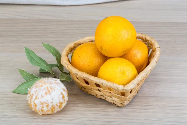 Tangeriner i skålen — Stockfoto