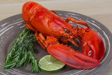 Kırmızı haşlanmış ıstakoz