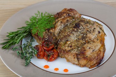 kavrulmuş domuz eti