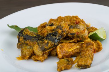 Kızarmış yılan balığı