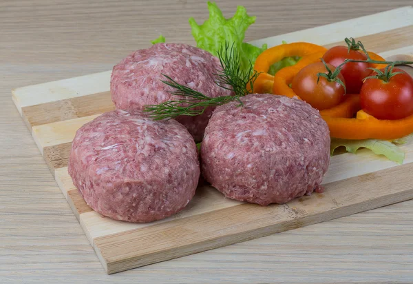 Çiğ burger pirzola