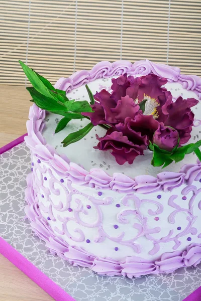 Pastel de boda con flor — Foto de Stock