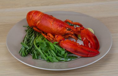 Kırmızı haşlanmış ıstakoz