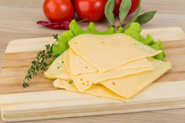 Dilimlenmiş çedar peyniri