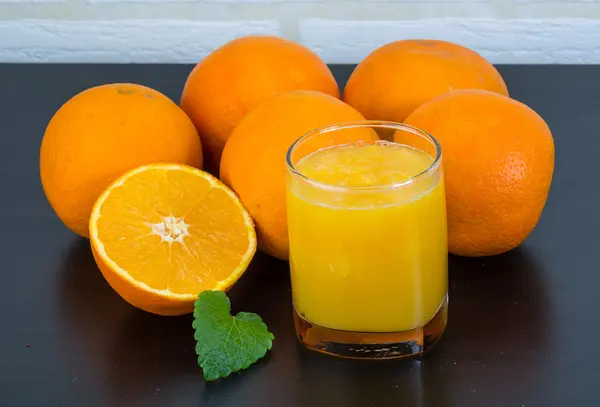 Jugo de naranja —  Fotos de Stock