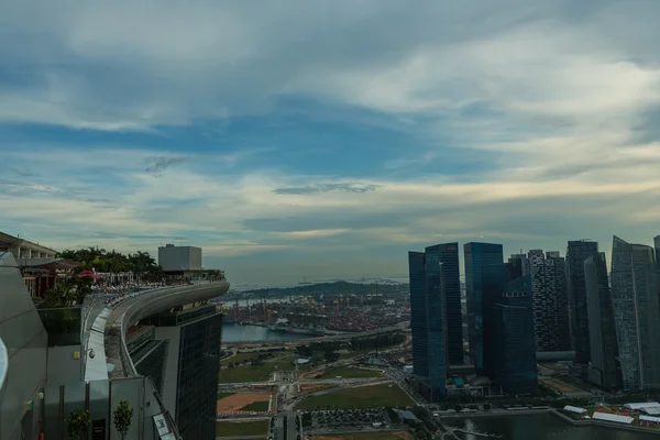 Singapur şehrinin ufuk çizgisi manzarası — Stok fotoğraf