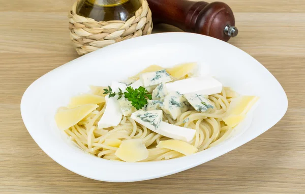 Pasta con formaggio — Foto Stock