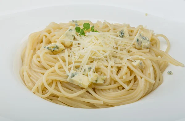 Spaghetti mit Käse — Stockfoto