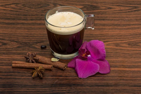 Espresso mit Orchidee — Stockfoto