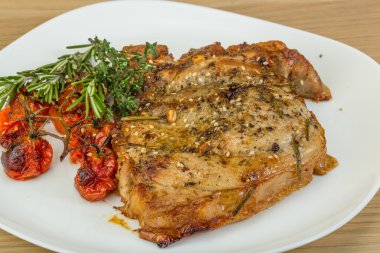 kavrulmuş domuz eti