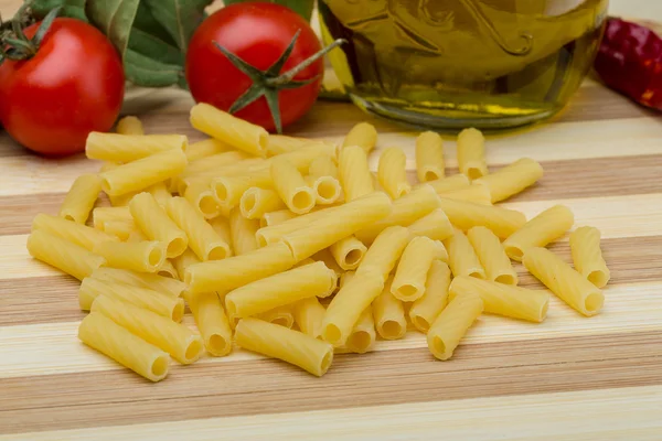 Massas de rigatoni em bruto — Fotografia de Stock