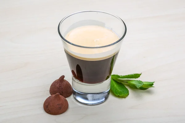 Espresso mit Bonbons — Stockfoto