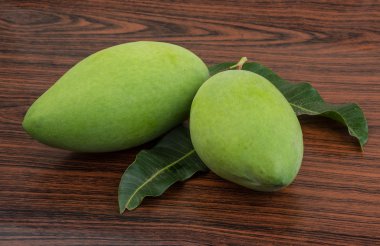 Yeşil mango