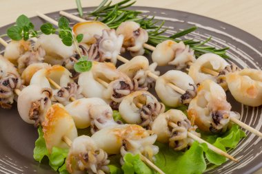 ızgara mürekkep balığı