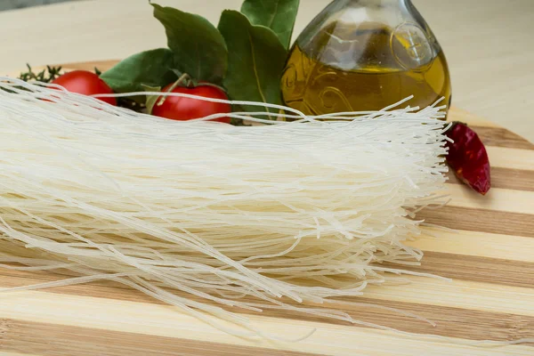 Çiğ pirinç noodle — Stok fotoğraf