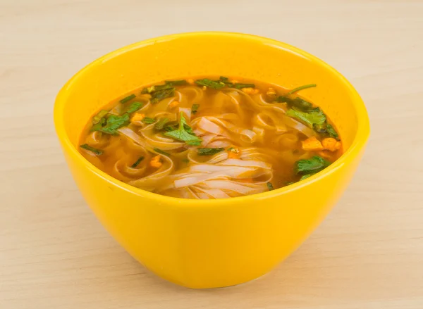 Суп с рисовой лапшой — стоковое фото