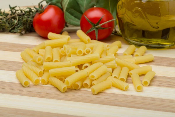 Massas de rigatoni em bruto — Fotografia de Stock