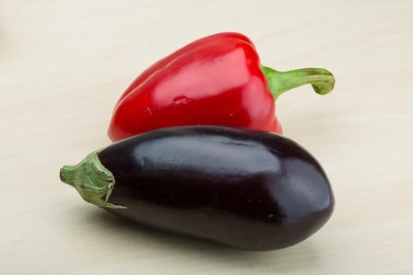Eggplant and red pepper — Stock Photo, Image