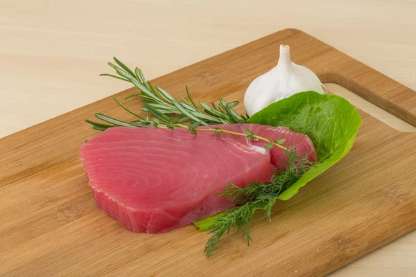 Raw tuna steak — Stock Photo, Image