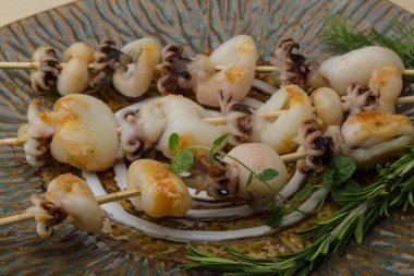 Izgara mürekkep balığı Barbekü