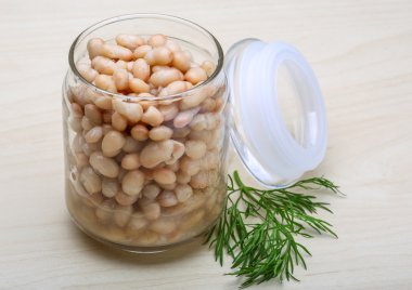 Beyaz fasulye konserve