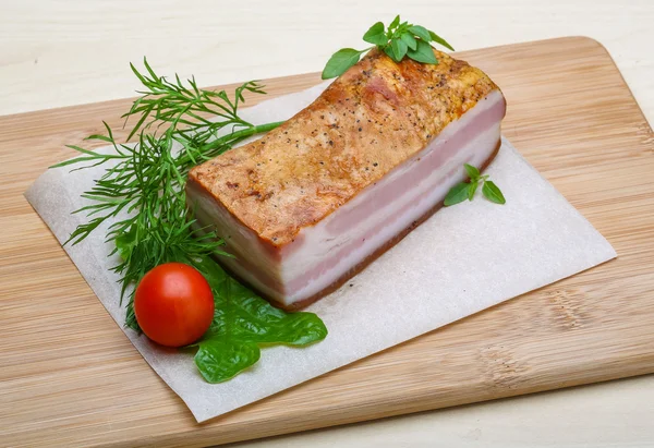 Bacon crud cu ierburi — Fotografie, imagine de stoc