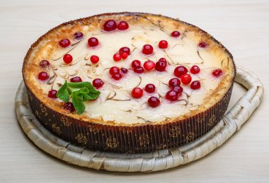 Böğürtlenli ve naneli cheesecake.