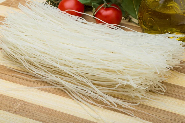 Raw rice noodles — Stock Photo, Image