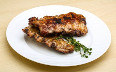 kavrulmuş Domuz kaburga