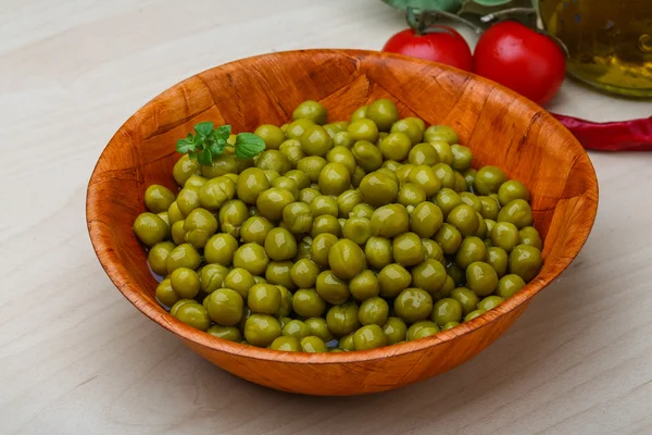 Guisantes enlatados verdes —  Fotos de Stock