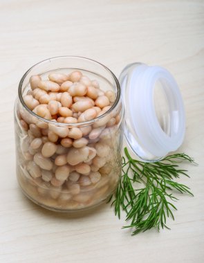 Beyaz fasulye konserve