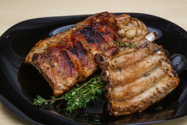 kavrulmuş Domuz kaburga