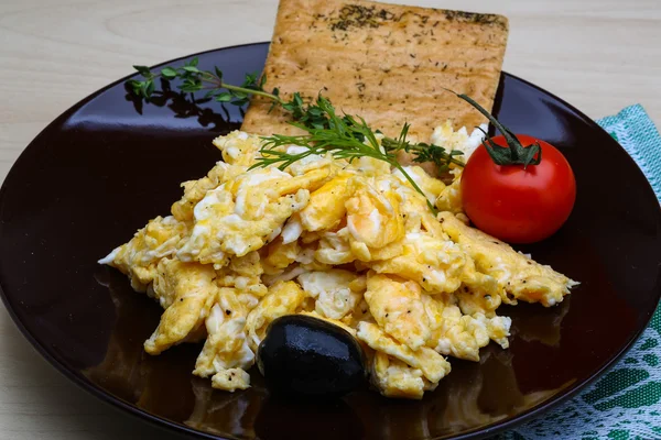 Huevos revueltos con tomate —  Fotos de Stock