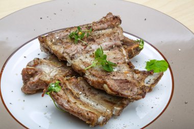 kavrulmuş Domuz kaburga