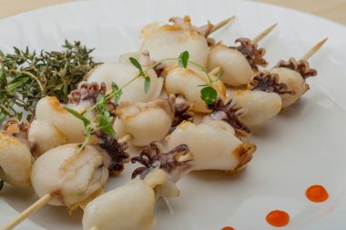 ızgara mürekkep balığı